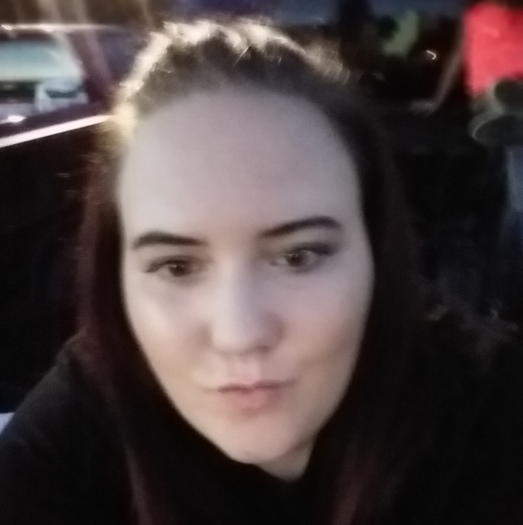 Meet your Posher, Brittney - Picture 2 of 2